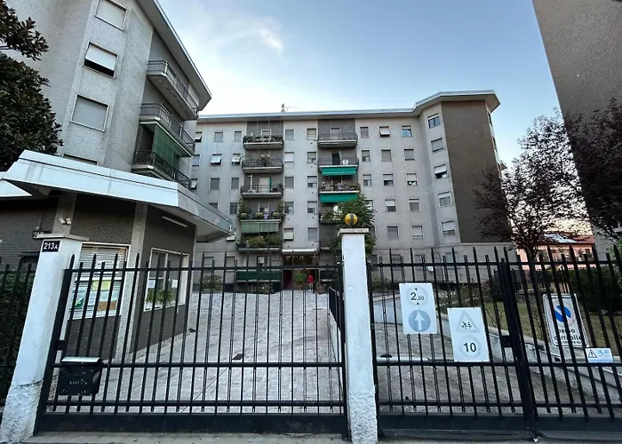 Your Home In Milan - Elegant & Comfortable Stay